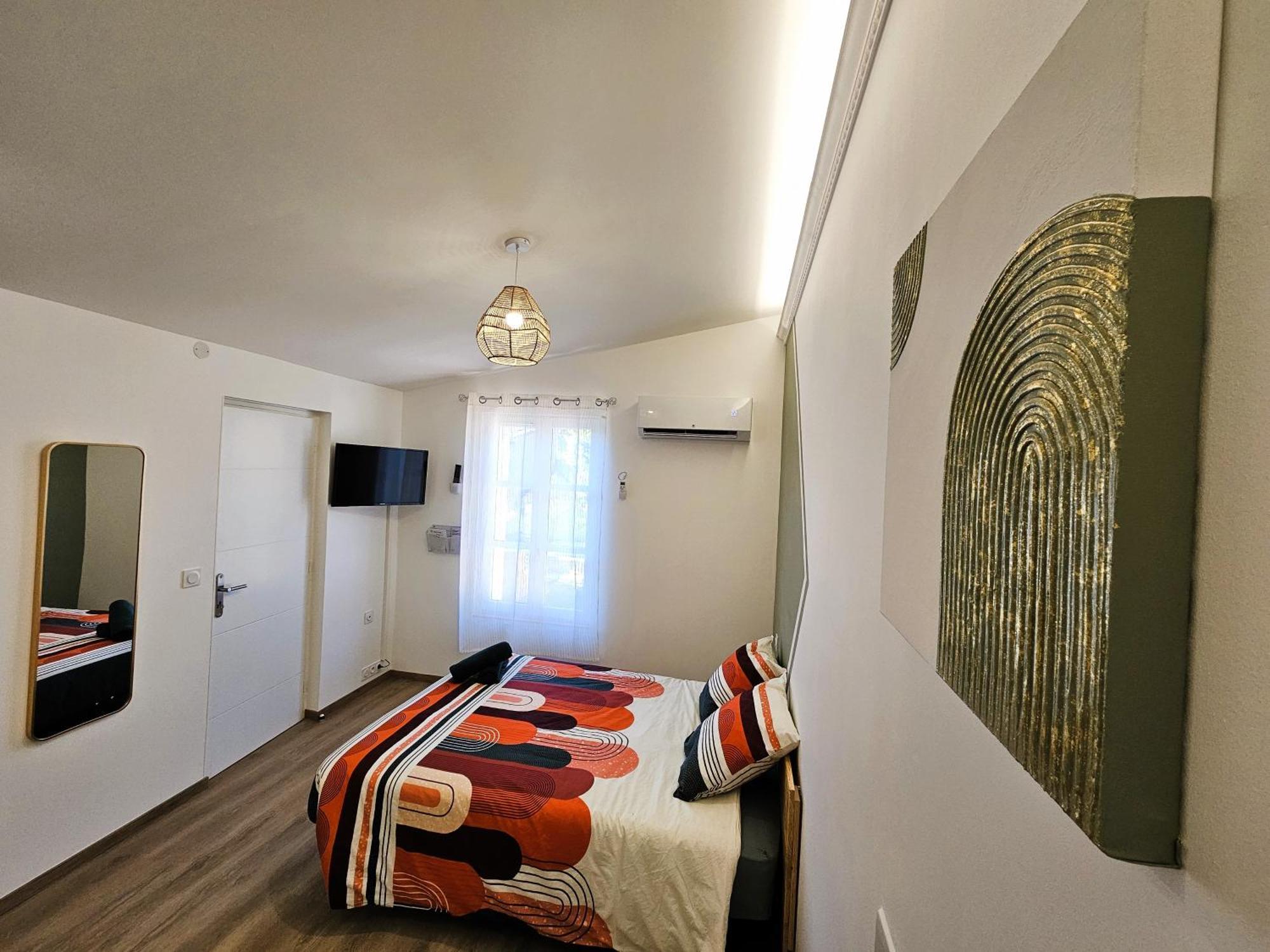 Tout Confort ! Ville, Climatisation, Parking, Wifi, Calme, Tv Carcassonne Exterior photo